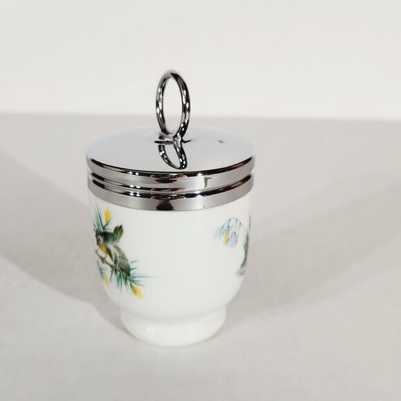 Royal Worcester Egg Coddler Porcelain Wren and Finch Bird Nature England *Rust - Picture 5 of 12